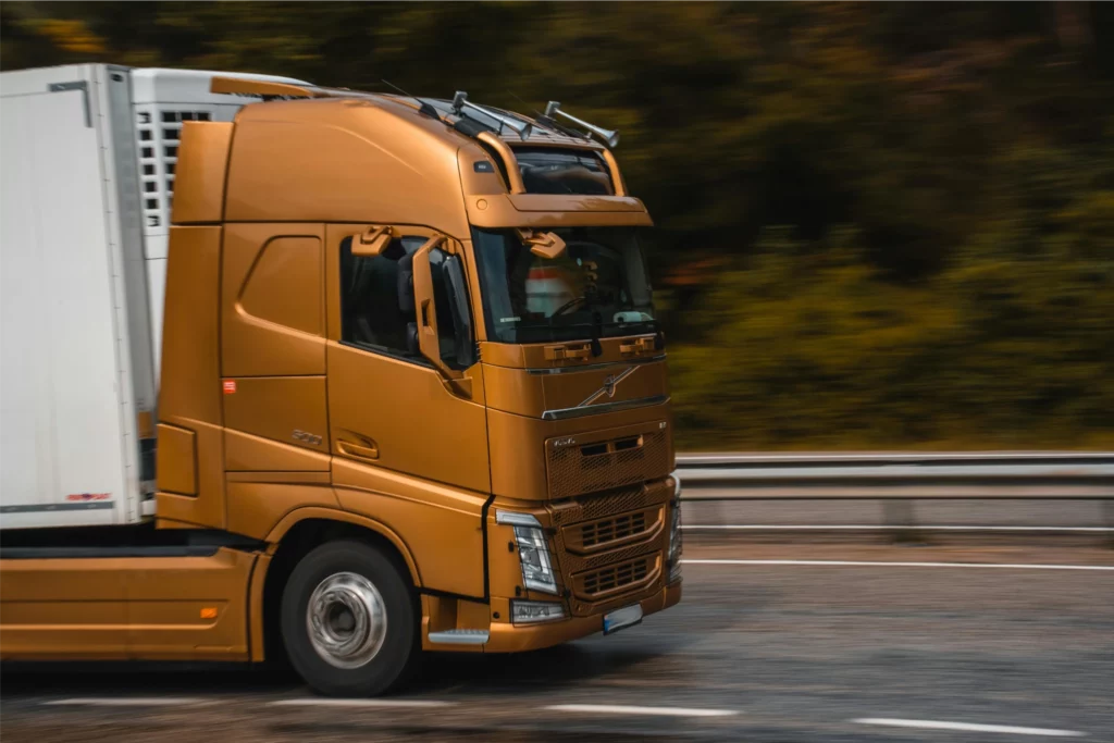 zlecenia transport Warszawa - złoty ciągnik